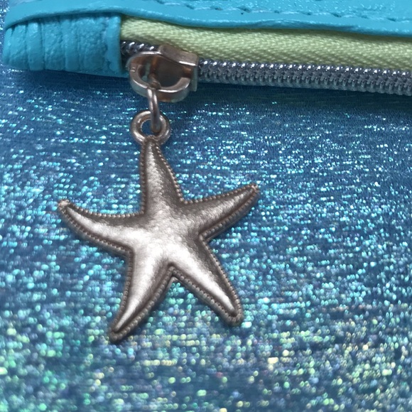 3/$15 Ipsy Cosmetic Bag - July 2022 Soak it All In Ocean Waves w/ Starfish Charm - Picture 3 of 4